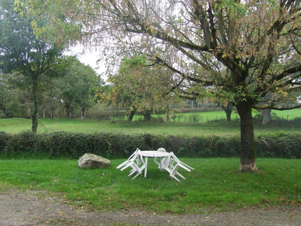 Gite A La Ferme Les Places La Chapelle-Bertrand Eksteriør billede